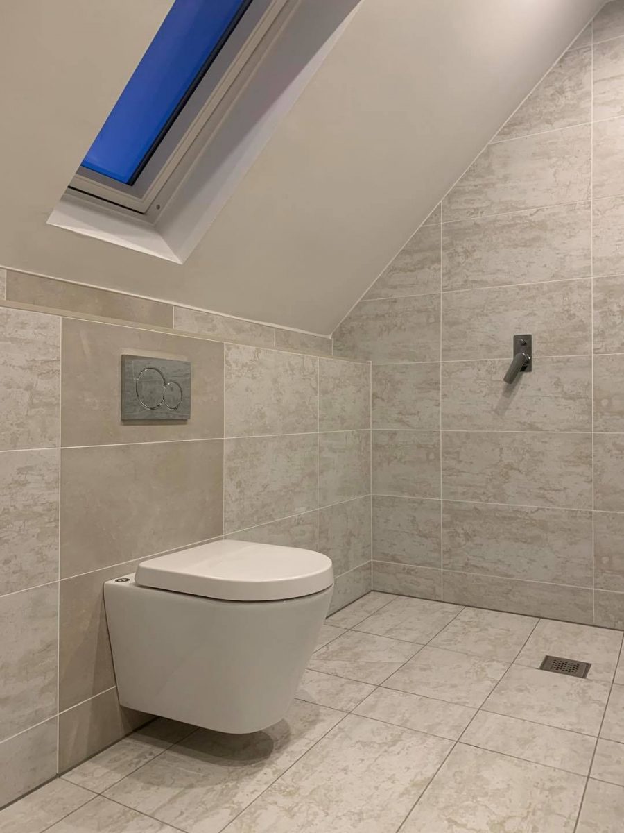 Marble principal bathroom